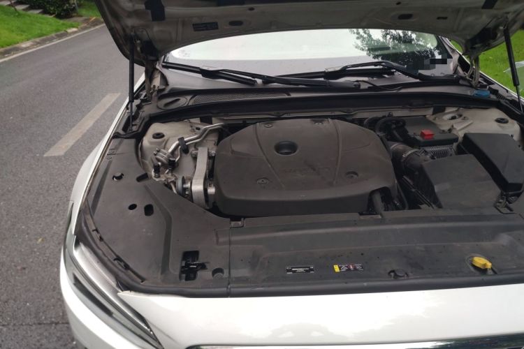 Used Volvo S90 2017 T5 Prestige Edition Engine Bay Right