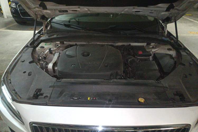 Used Volvo S90 2017 T4 Zhiyi Edition Engine Bay