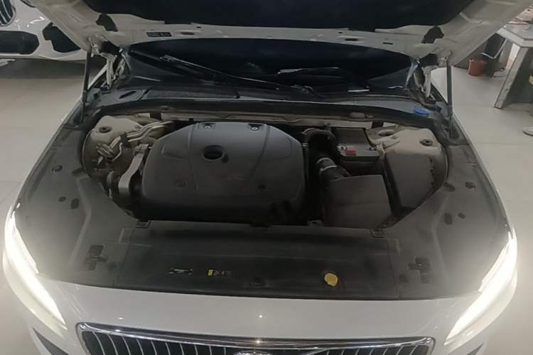Used Volvo S90 2017 T4 Zhiyuan Edition Engine Bay