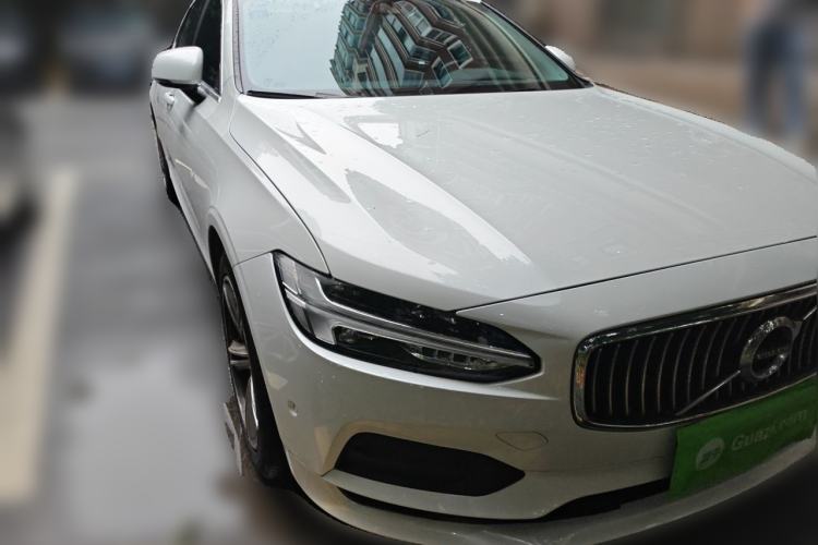 Used Volvo S90 2017 T4 Zhiyuan Edition Front Right 45 Deg