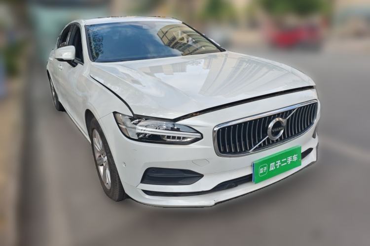 Used Volvo S90 2017 T4 Zhiyi Edition Front Right 45 Deg