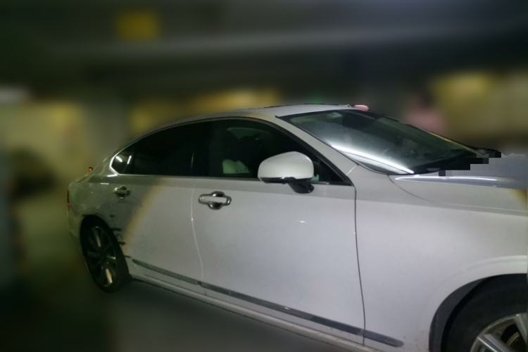 Used Volvo S90 2017 T5 Prestige Edition Front Right 45 Deg