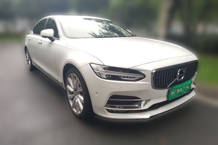 Used Volvo S90 2017 T5 Prestige Edition Front Right 45 Deg