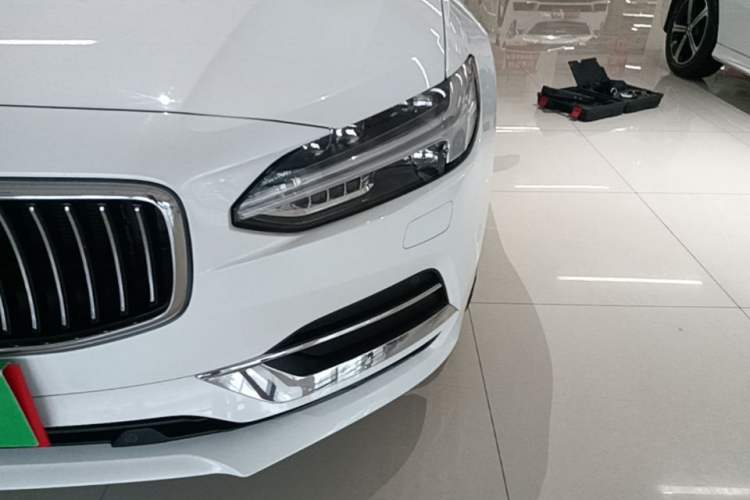 Used Volvo S90 2017 T5 Smart Luxury Edition Left Front Headlight