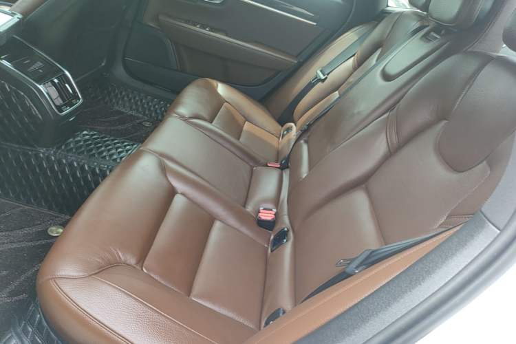 Used Volvo S90 2017 T5 Zhiyuan Edition Left Rear Seat