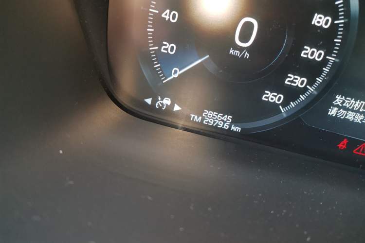Used Volvo S90 2017 T5 Smart Luxury Edition Odometer Close Up