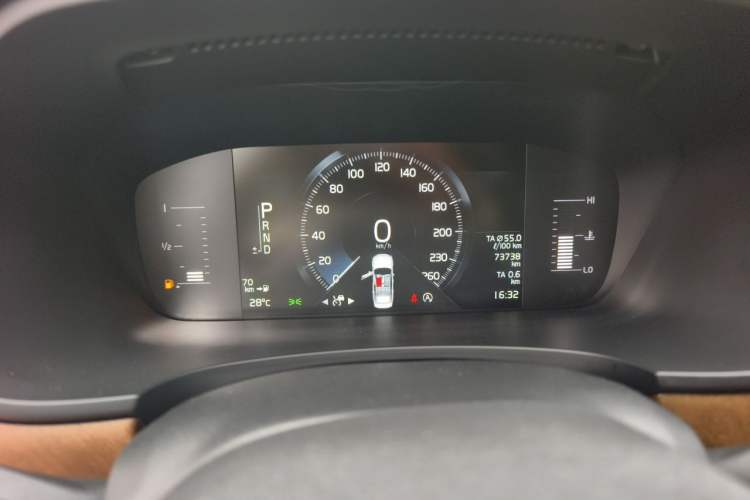 Used Volvo S90 2017 T4 Zhiyuan Edition Odometer Close Up