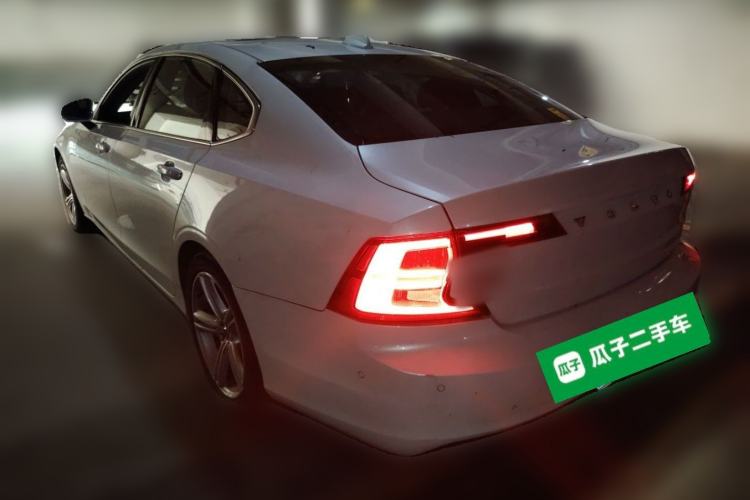 Used Volvo S90 2017 T4 Zhiyuan Edition Rear Left 45 Deg