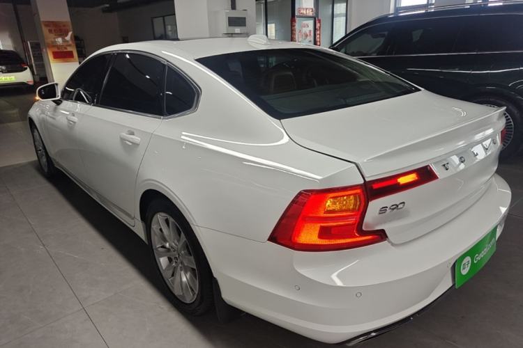 Used Volvo S90 2017 T5 Zhiyuan Edition Rear Left 45 Deg