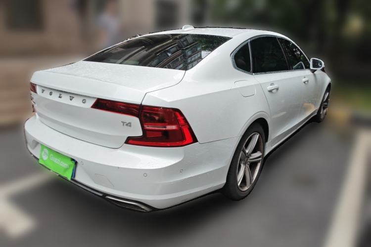 Used Volvo S90 2017 T4 Zhiyuan Edition Rear Right 45 Deg