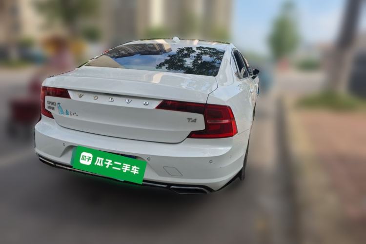 Used Volvo S90 2017 T4 Zhiyi Edition Rear Right 45 Deg