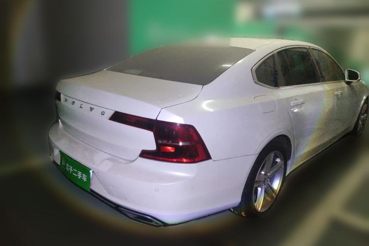 Used Volvo S90 2017 T4 Zhiyuan Edition Rear Right 45 Deg