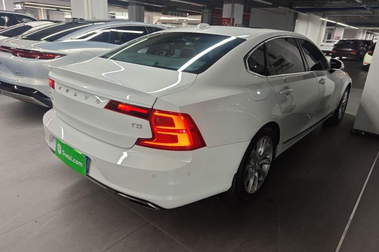 Used Volvo S90 2017 T5 Zhiyuan Edition Rear Right 45 Deg