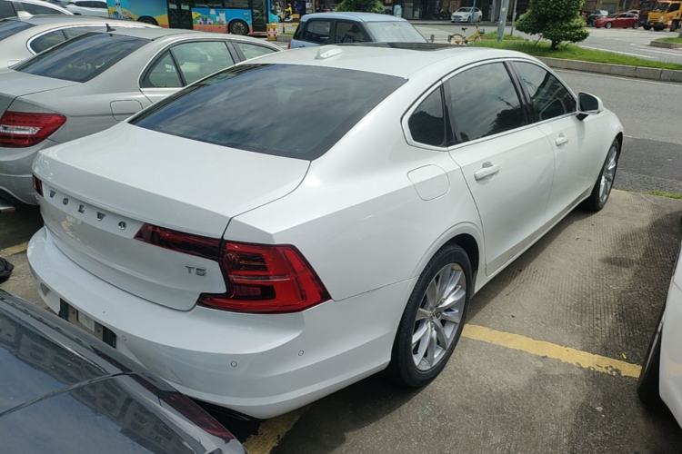 Used Volvo S90 2017 T5 Zhiyuan Edition Rear Right 45 Deg
