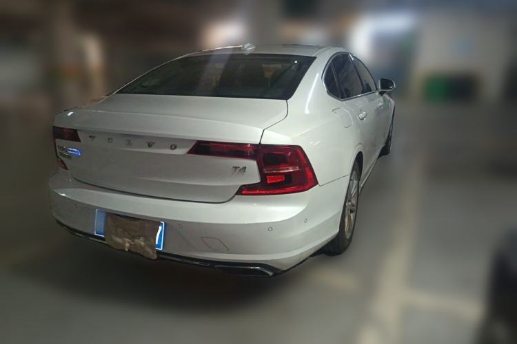 Used Volvo S90 2017 T4 Zhiyi Edition Rear Right 45 Deg