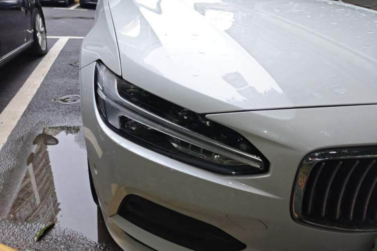 Used Volvo S90 2017 T4 Zhiyuan Edition Right Front Headlight