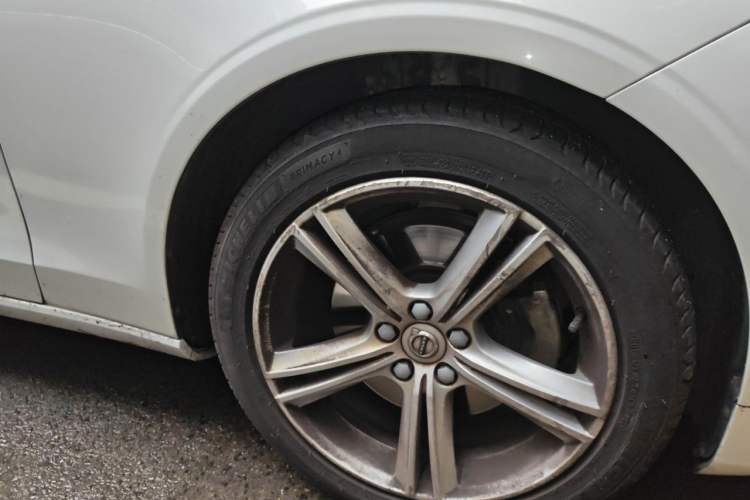 Used Volvo S90 2017 T4 Zhiyuan Edition Right Front Wheel Hub