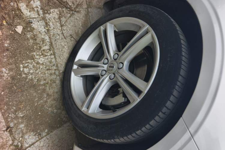 Used Volvo S90 2017 T4 Zhiyuan Edition Right Front Wheel Hub