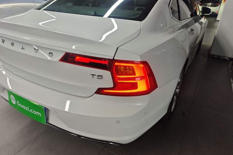 Used Volvo S90 2017 T5 Zhiyuan Edition Right Rear Taillight