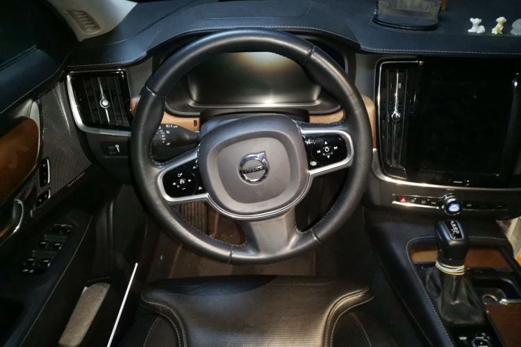 Used Volvo S90 2017 T5 Prestige Edition Steering Wheel