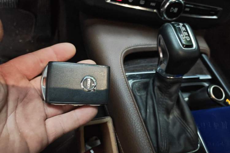 Used Volvo S90 2017 T4 Zhiyuan Edition Vehicle Key
