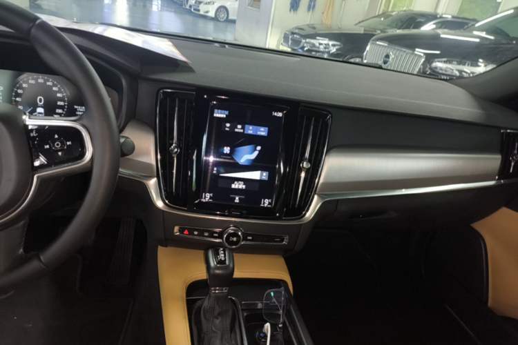 Used Volvo S90 2017 T4 Zhiyi Edition Audio And AC Panel