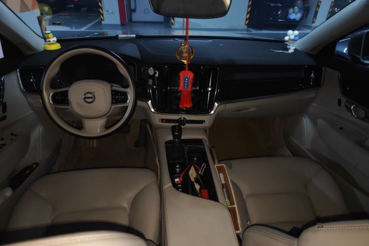 Used Volvo S90 2017 T4 Zhiyuan Edition Center Console