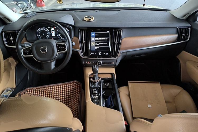 Used Volvo S90 2017 T5 Smart Luxury Edition Center Console