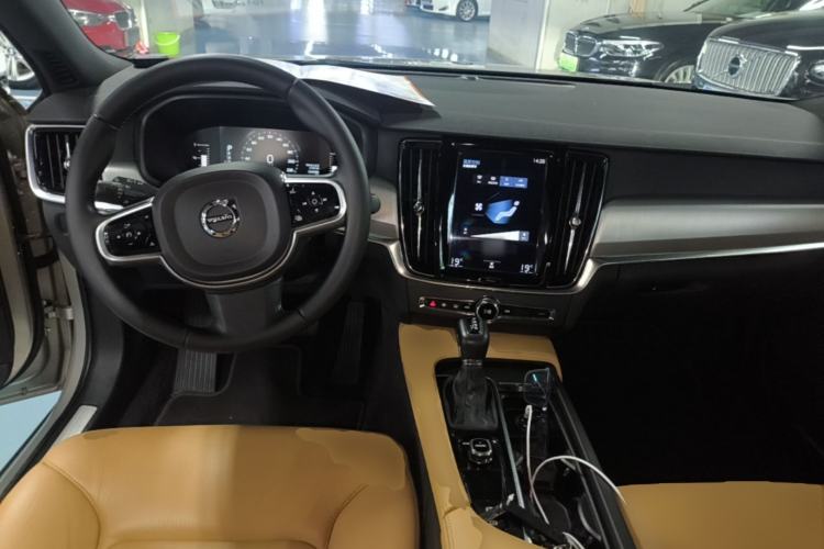 Used Volvo S90 2017 T4 Zhiyi Edition Center Console