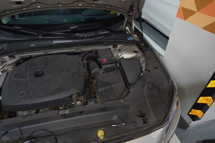 Used Volvo S90 2017 T4 Zhiyuan Edition Engine Bay Left
