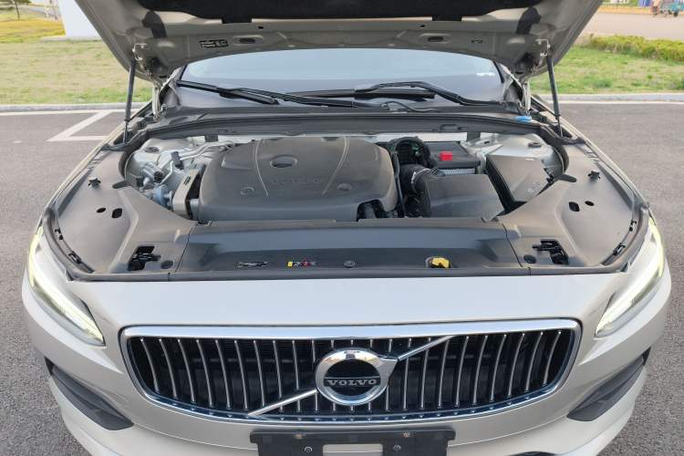 Used Volvo S90 2017 T5 Zhiyuan Edition Engine Bay