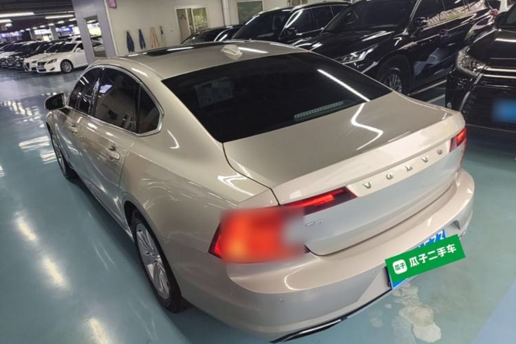 Used Volvo S90 2017 T4 Zhiyi Edition Exterior 2