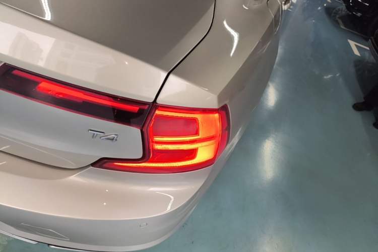 Used Volvo S90 2017 T4 Zhiyi Edition Exterior 3