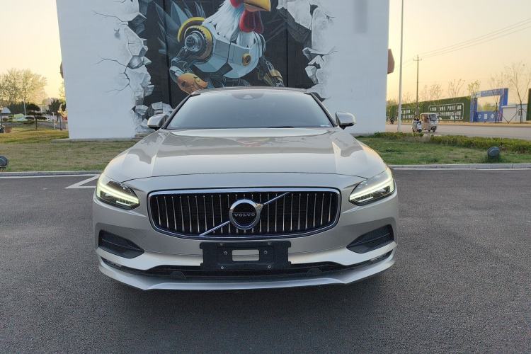 Used Volvo S90 2017 T5 Zhiyuan Edition Front