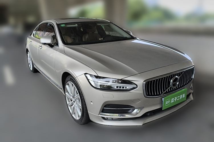Used Volvo S90 2017 T5 Smart Luxury Edition Front Right 45 Deg
