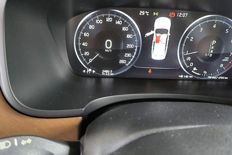 Used Volvo S90 2017 T5 Smart Luxury Edition Odometer Close Up