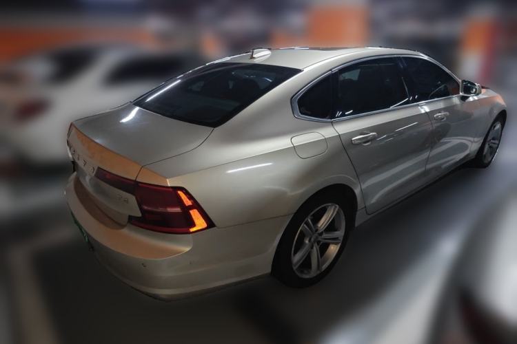 Used Volvo S90 2017 T4 Zhiyuan Edition Rear Right 45 Deg