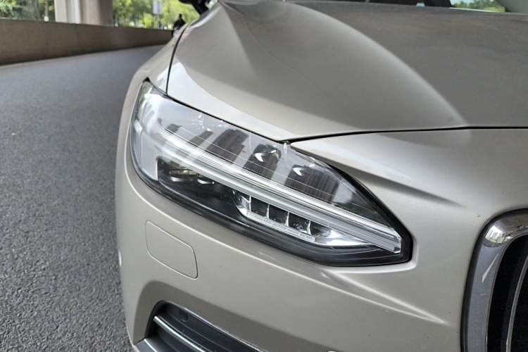 Used Volvo S90 2017 T5 Smart Luxury Edition Right Front Headlight