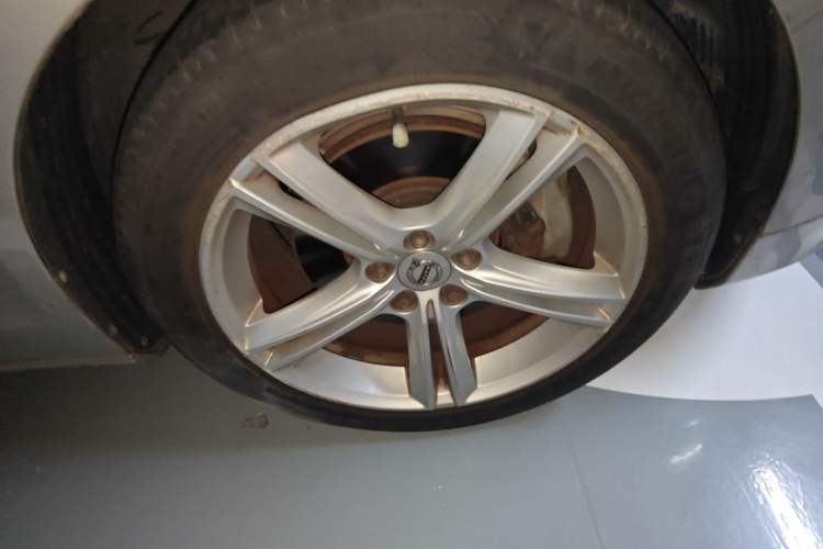 Used Volvo S90 2017 T4 Zhiyuan Edition Right Front Wheel Hub
