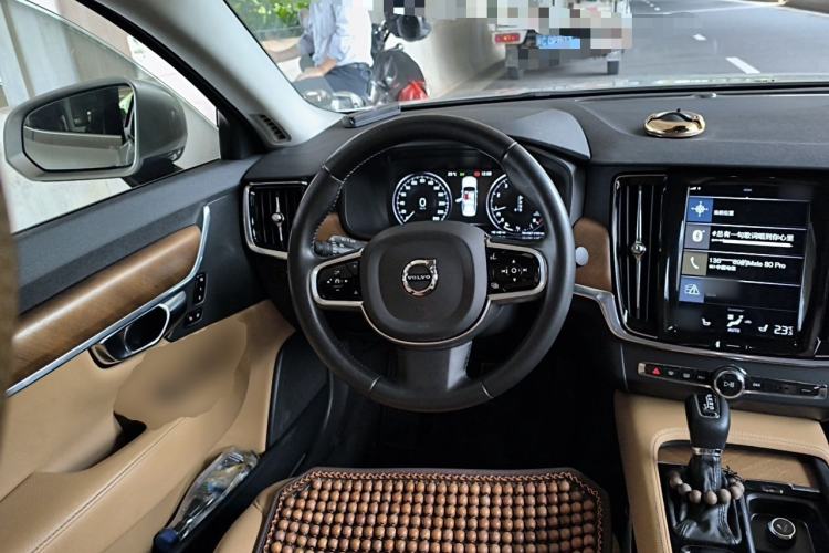 Used Volvo S90 2017 T5 Smart Luxury Edition Steering Wheel