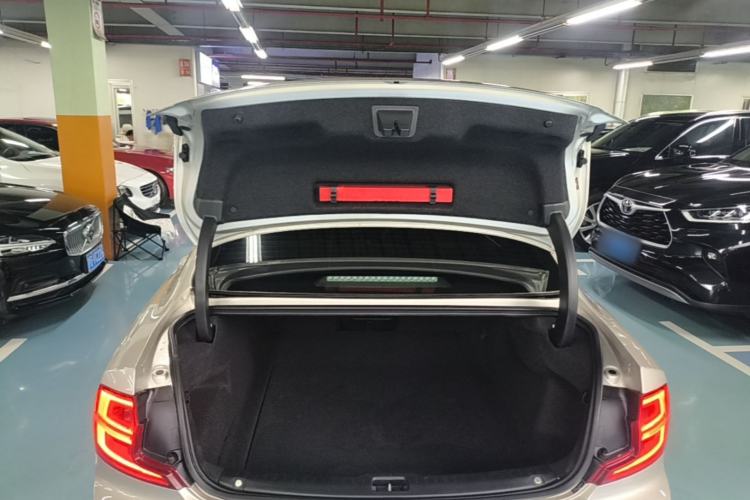 Used Volvo S90 2017 T4 Zhiyi Edition Trunk
