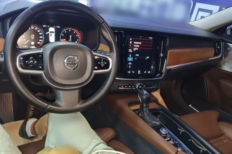 Used Volvo S90 2018 T5 Prestige Edition Center Console