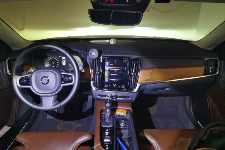 Used Volvo S90 2018 T5 Prestige Edition Center Console