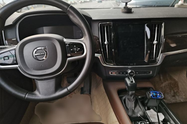 Used Volvo S90 2018 T4 Zhiyuan Edition Center Console