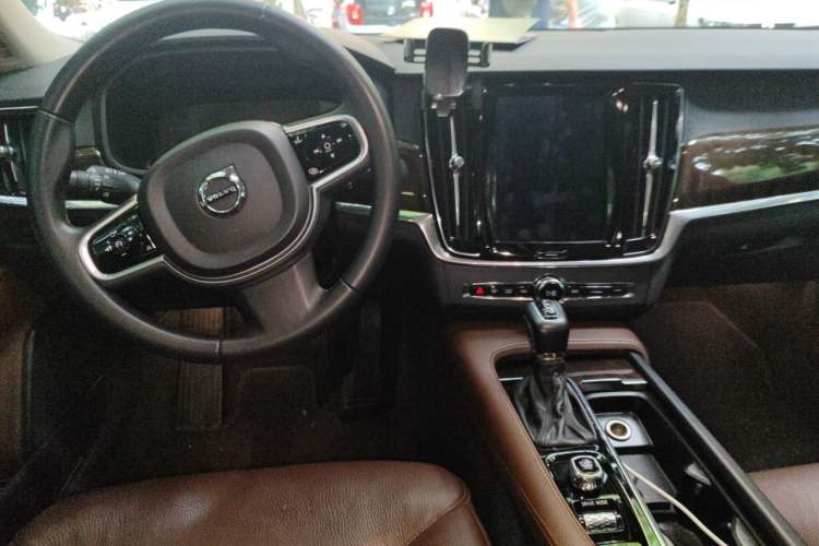 Used Volvo S90 2018 T5 Zhiyuan Edition Center Console