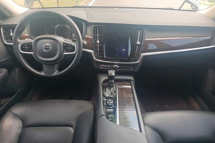 Used Volvo S90 2018 T4 Zhiyuan Edition Center Console
