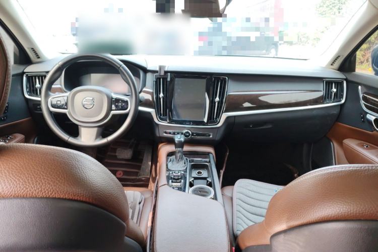 Used Volvo S90 2018 T4 Zhiyuan Edition Center Console