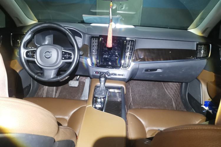Used Volvo S90 2018 T4 Zhiyuan Edition Center Console