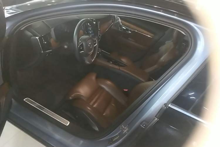 Used Volvo S90 2018 T5 Prestige Edition Driver Seat