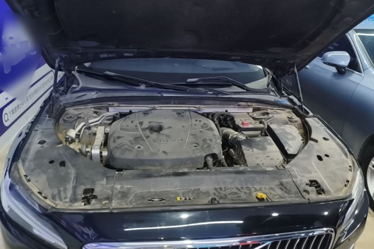 Used Volvo S90 2018 T5 Prestige Edition Engine Bay